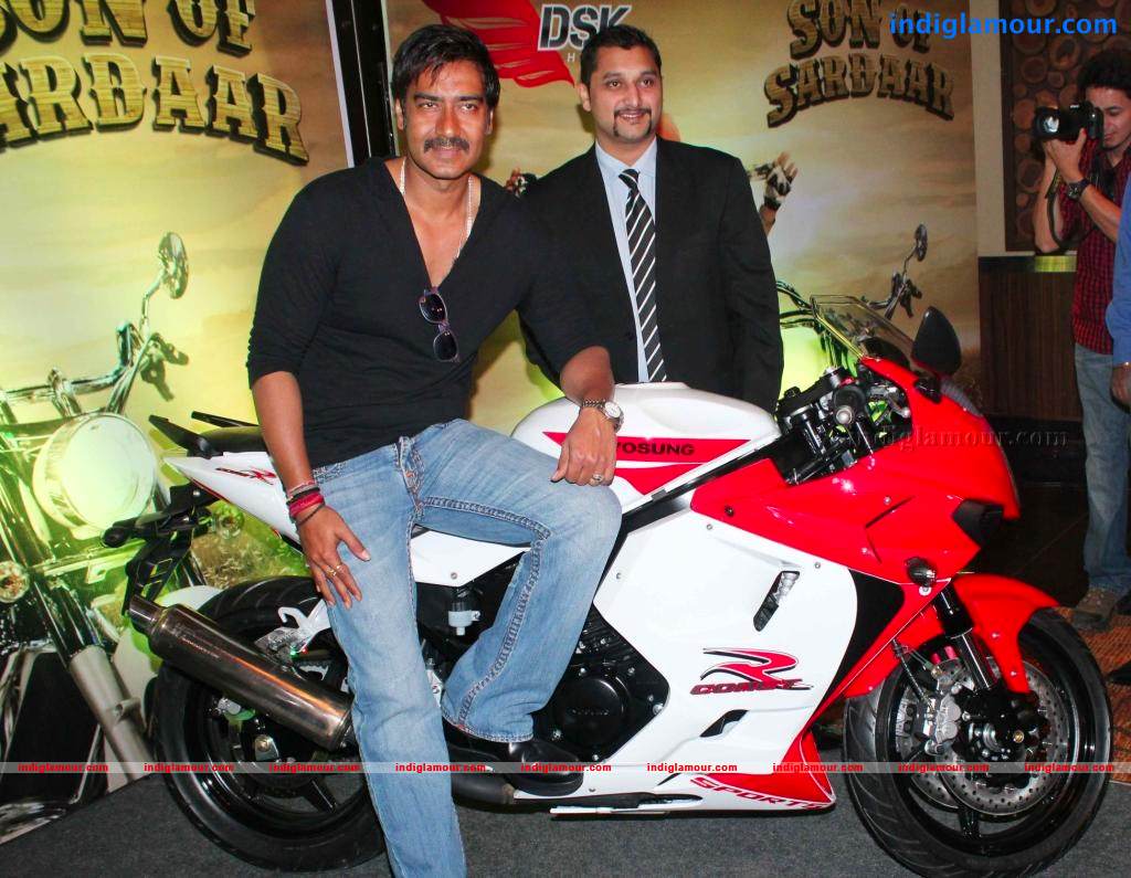 DSK Announces The Winner Of Picture Dekho Bike Jeeto Contest Event hd photo