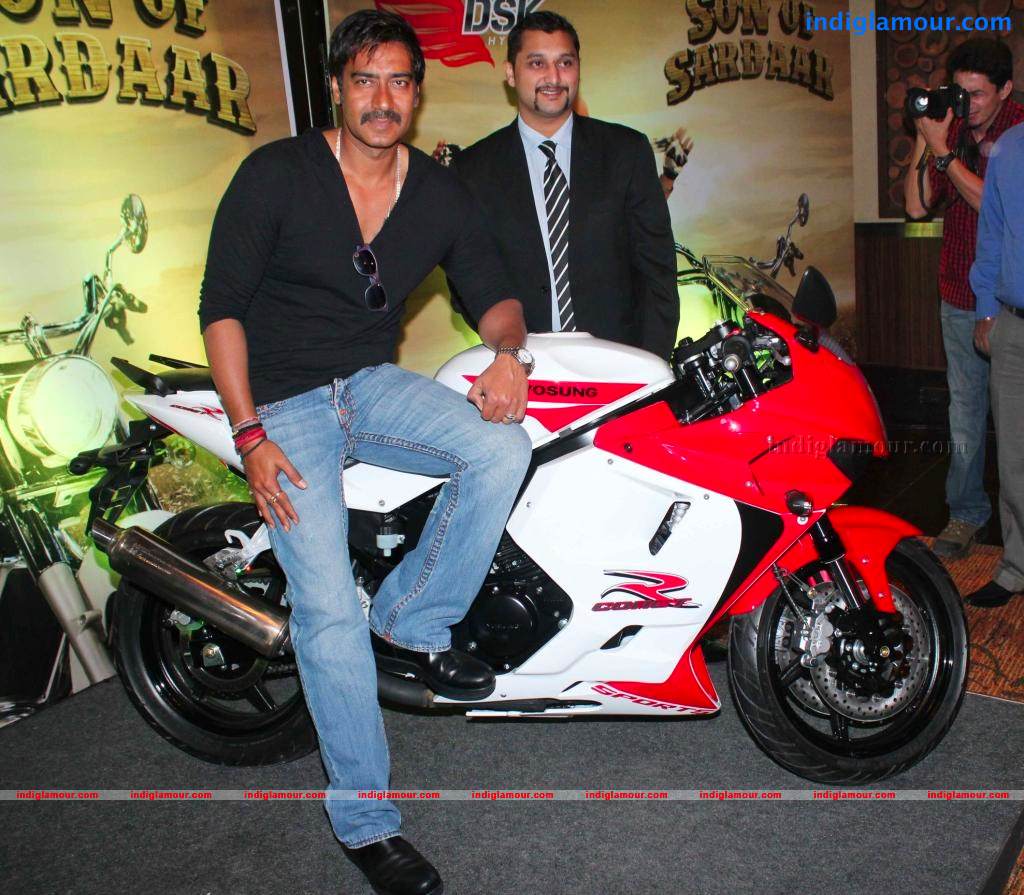 DSK Announces The Winner Of Picture Dekho Bike Jeeto Contest Event hd photo