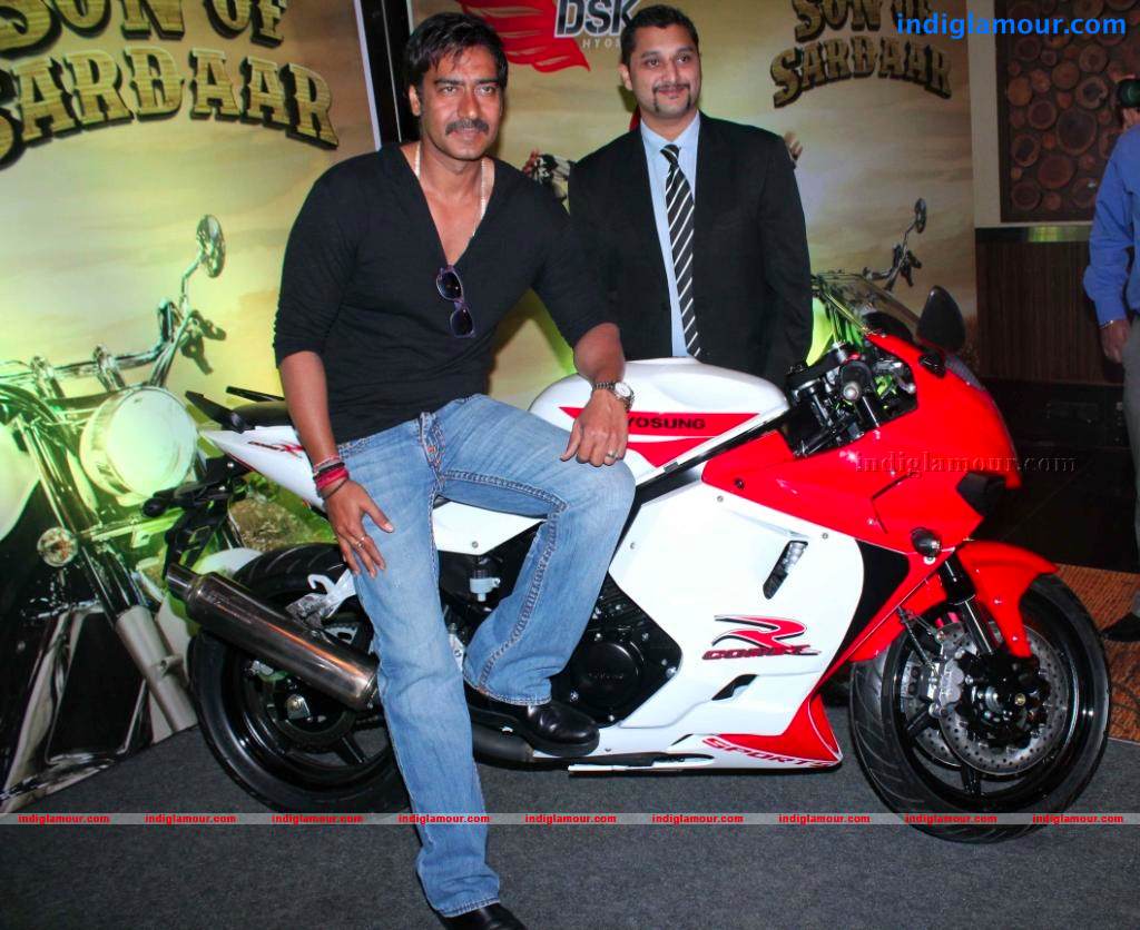 DSK Announces The Winner Of Picture Dekho Bike Jeeto Contest Event hd photo