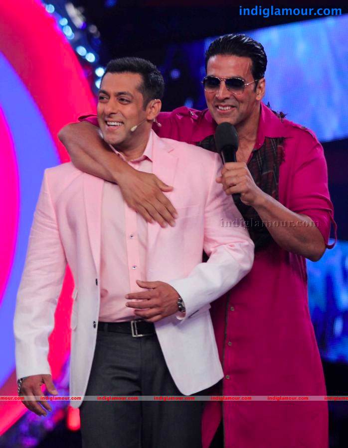 Akshay Kumar And Asin On The Sets Of Bigg Boss Event hd photo