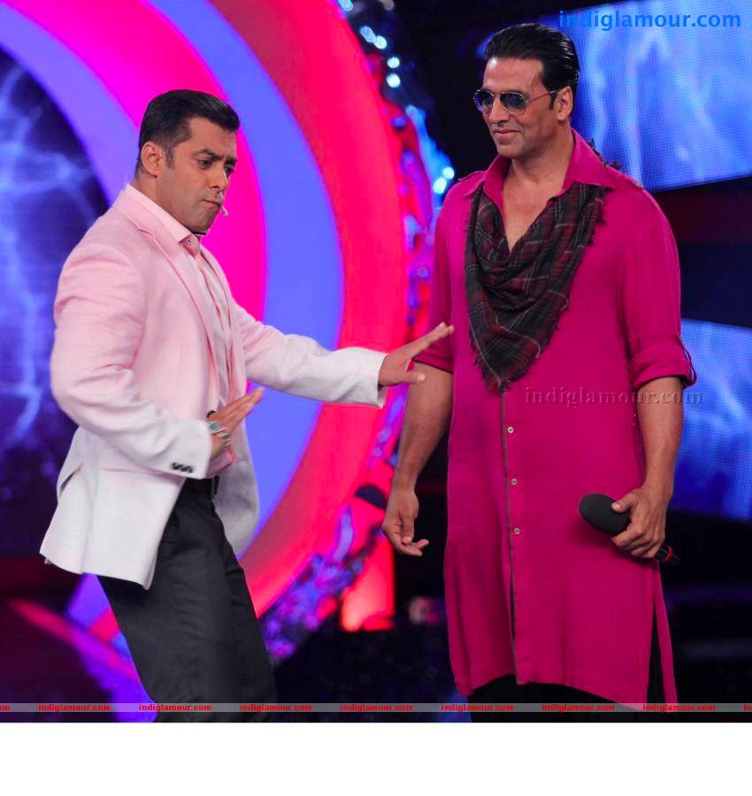 Akshay Kumar And Asin On The Sets Of Bigg Boss Event hd photo