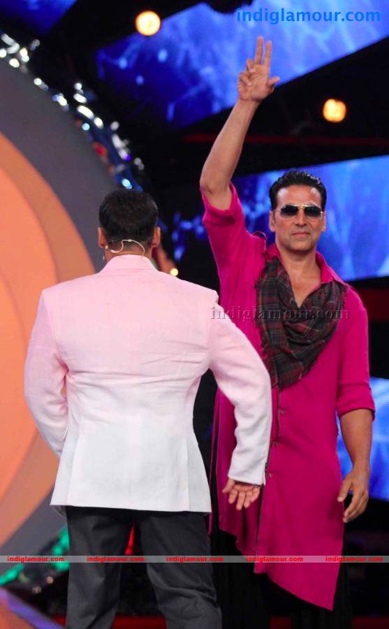 Akshay Kumar And Asin On The Sets Of Bigg Boss Event hd photo