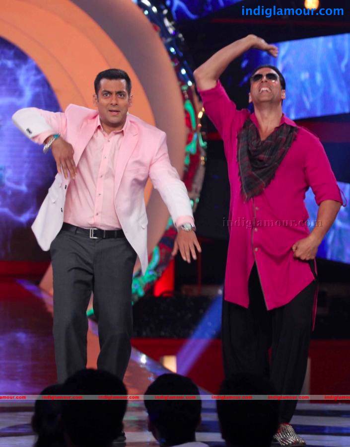 Akshay Kumar And Asin On The Sets Of Bigg Boss Event hd photo