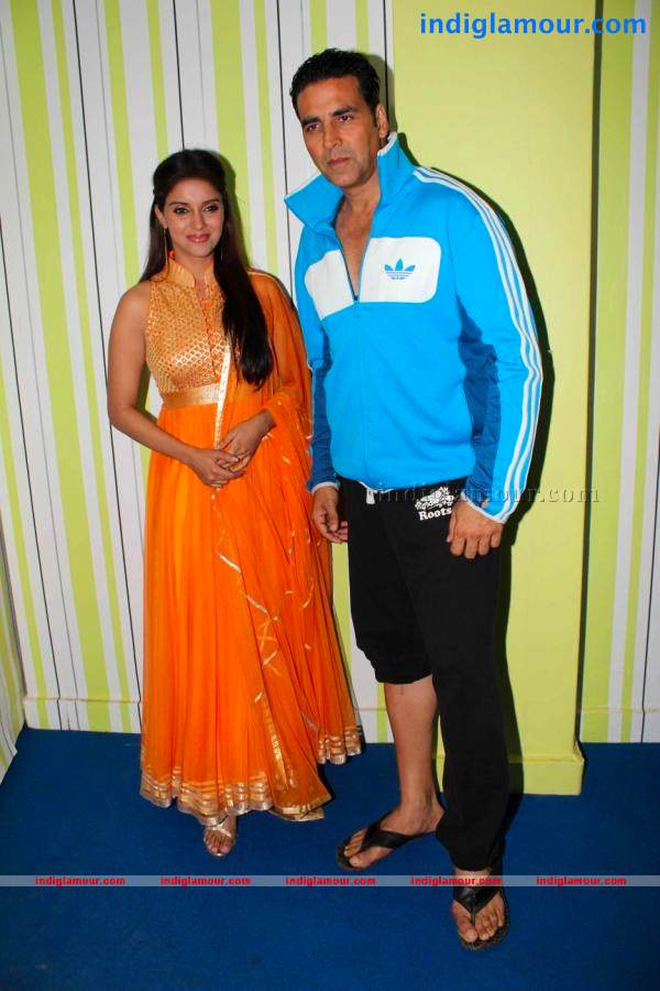 Akshay Kumar And Asin On The Sets Of Bigg Boss Event hd photo