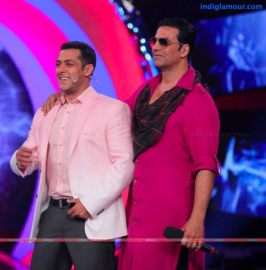 Akshay Kumar And Asin On The Sets Of Bigg Boss Event hd photo