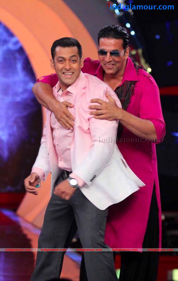 Akshay Kumar And Asin On The Sets Of Bigg Boss Event hd photo