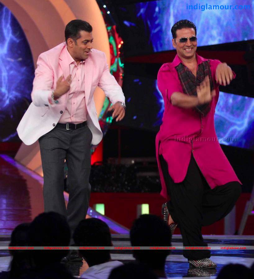 Akshay Kumar And Asin On The Sets Of Bigg Boss Event hd photo