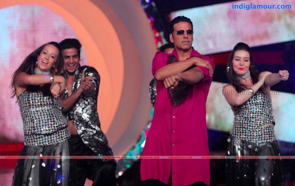 Akshay Kumar And Asin On The Sets Of Bigg Boss Event hd photo