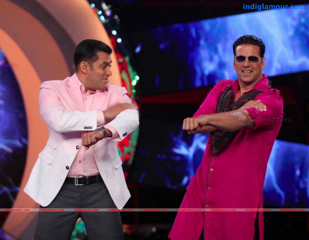 Akshay Kumar And Asin On The Sets Of Bigg Boss Event hd photo