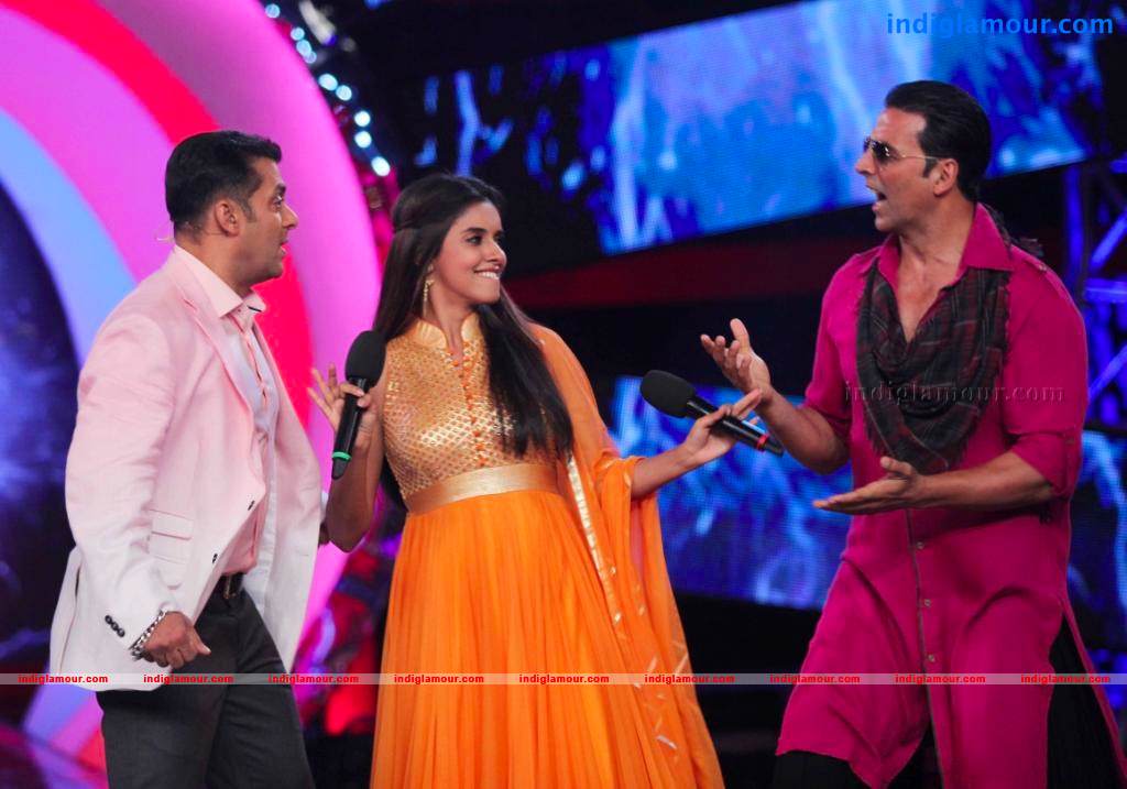 Akshay Kumar And Asin On The Sets Of Bigg Boss Event hd photo
