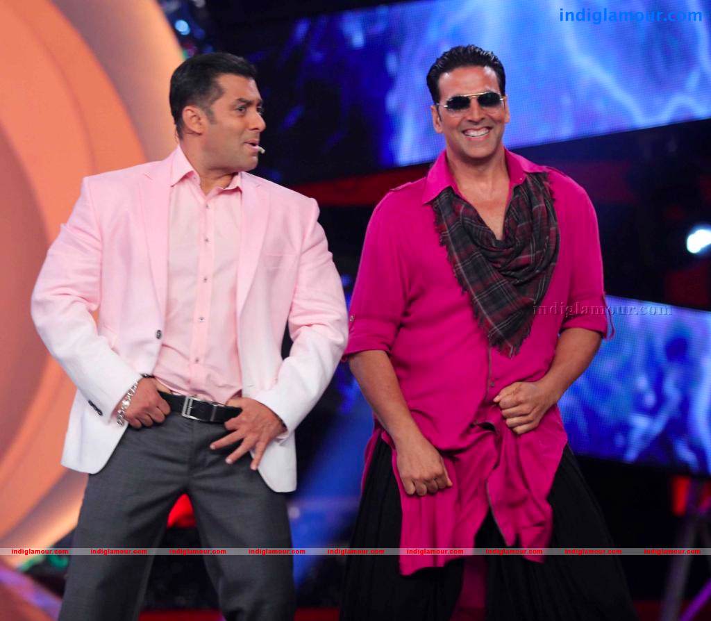 Akshay Kumar And Asin On The Sets Of Bigg Boss Event hd photo