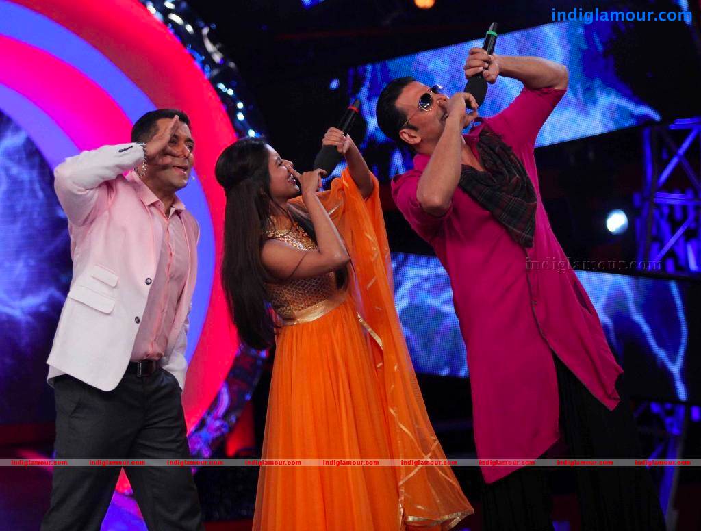 Akshay Kumar And Asin On The Sets Of Bigg Boss Event hd photo