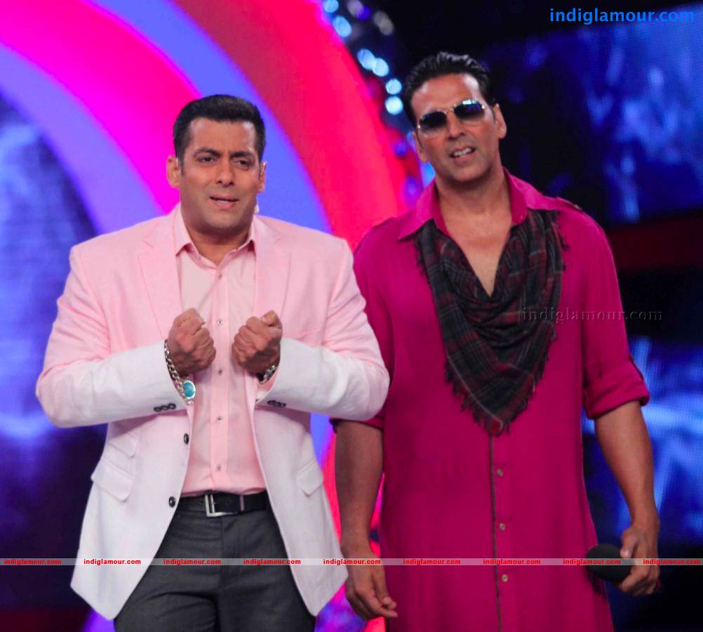 Akshay Kumar And Asin On The Sets Of Bigg Boss Event hd photo