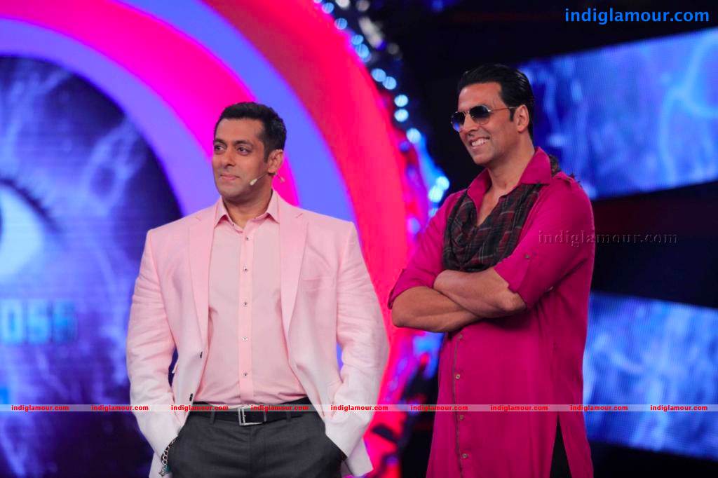 Akshay Kumar And Asin On The Sets Of Bigg Boss Event hd photo