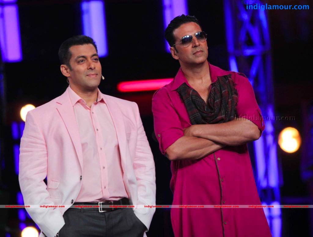Akshay Kumar And Asin On The Sets Of Bigg Boss Event hd photo