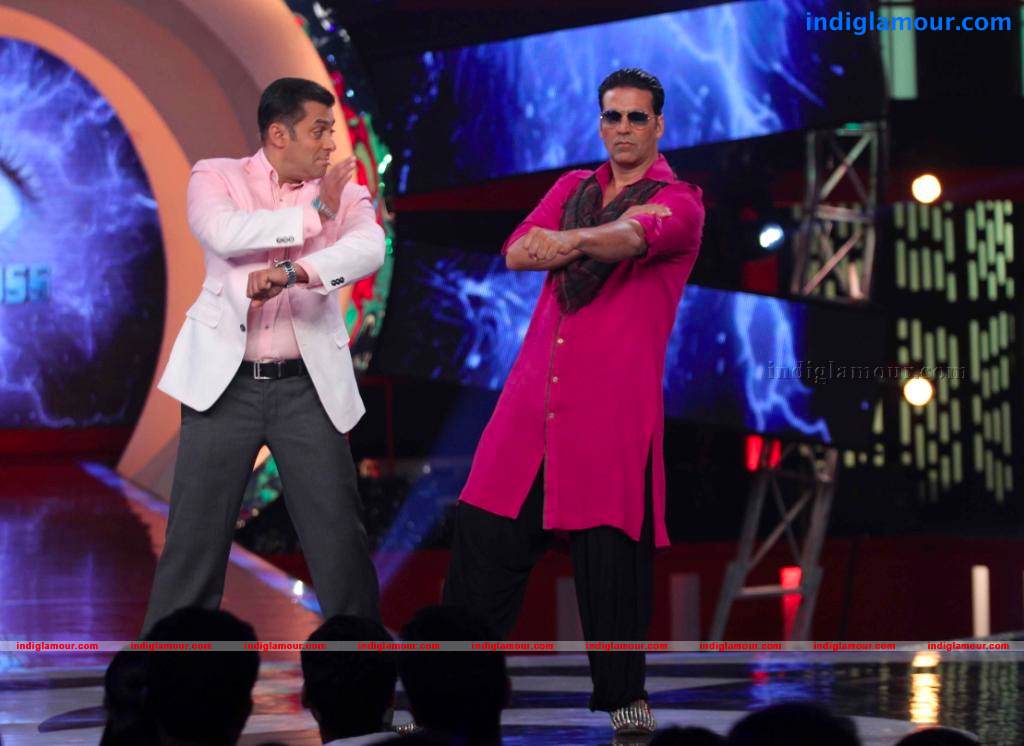 Akshay Kumar And Asin On The Sets Of Bigg Boss Event hd photo