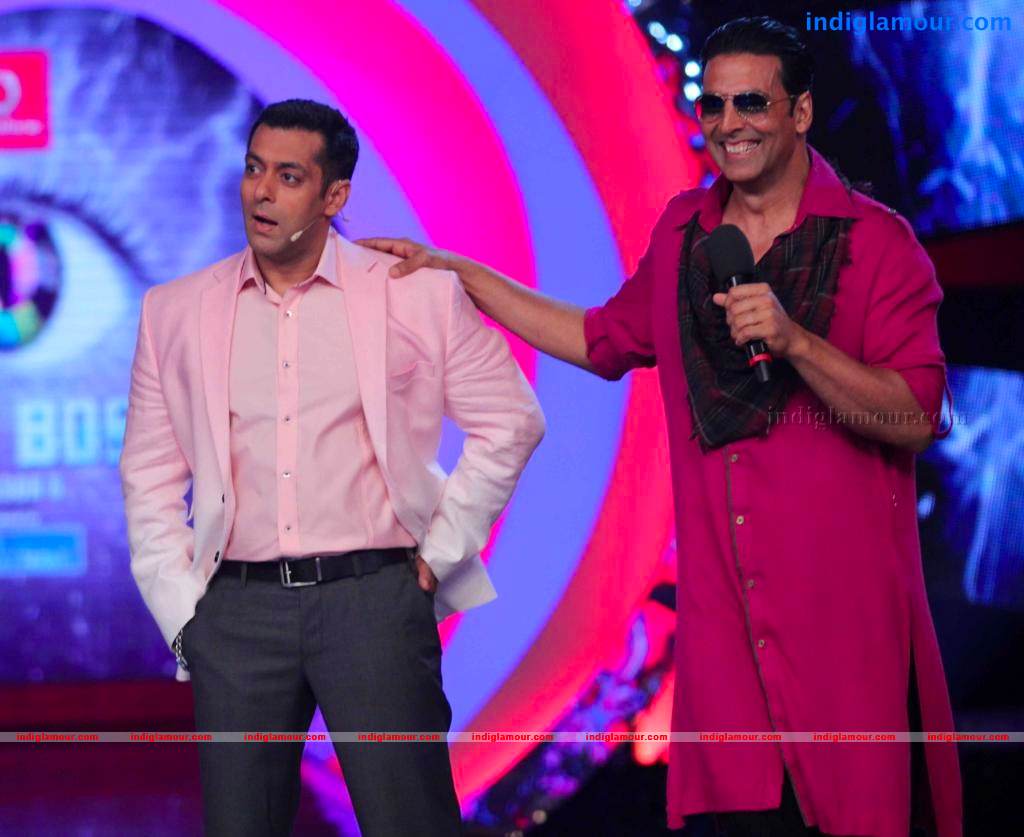 Akshay Kumar And Asin On The Sets Of Bigg Boss Event hd photo