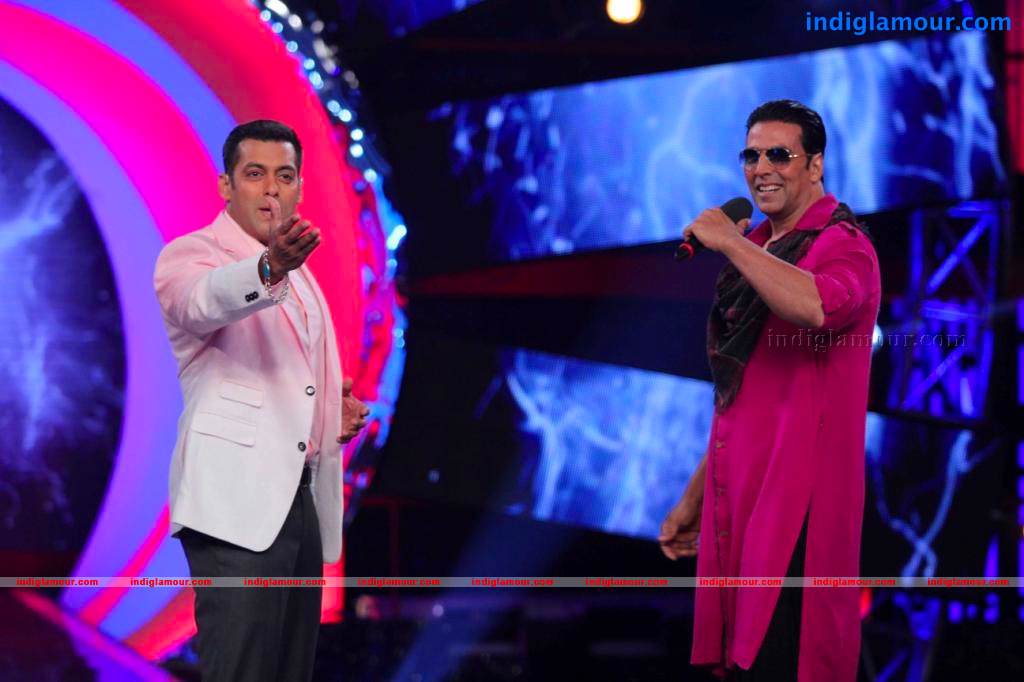 Akshay Kumar And Asin On The Sets Of Bigg Boss Event hd photo
