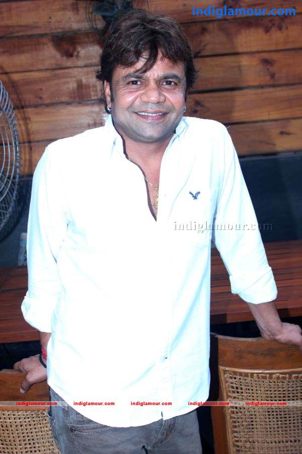 Unveiling The trophy of 1st Bright Awards 2012 Event hd photo