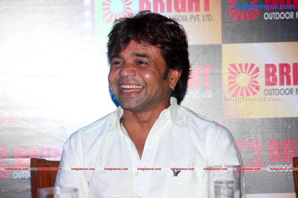 Unveiling The trophy of 1st Bright Awards 2012 Event hd photo