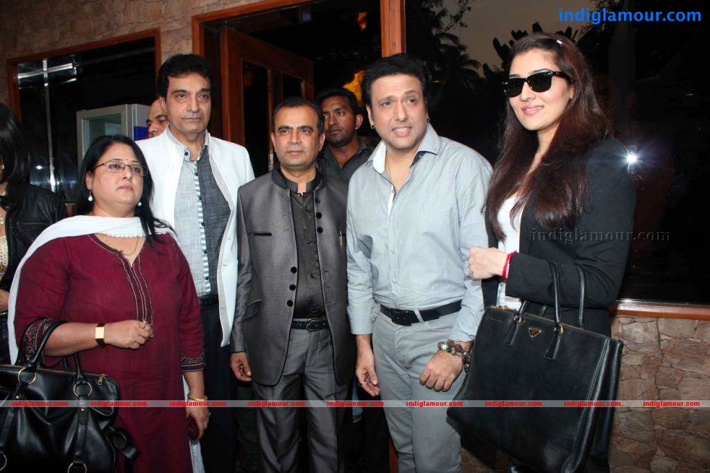 Unveiling The trophy of 1st Bright Awards 2012 Event hd photo