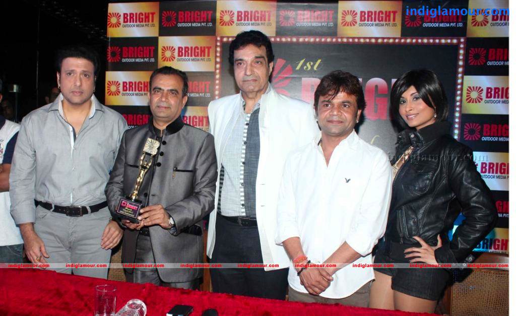 Unveiling The trophy of 1st Bright Awards 2012 Event hd photo