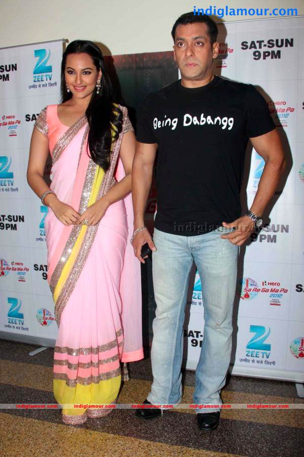 Salman Khan And Sonakshi Promotes Dabangg 2 Event hd photo