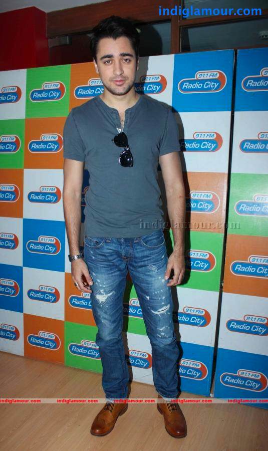 Imran And Anushka Promote Matru Ki Bijlee Ka Mandola Event hd photo