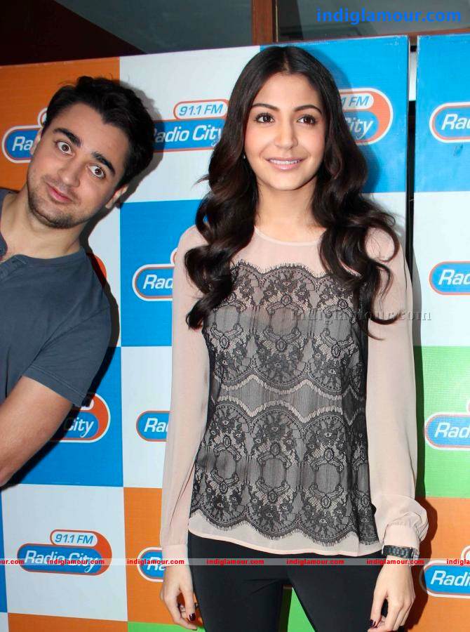 Imran And Anushka Promote Matru Ki Bijlee Ka Mandola Event hd photo