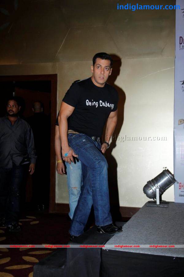 Salman Khan Promotes Dabangg 2 Photos Event hd photo