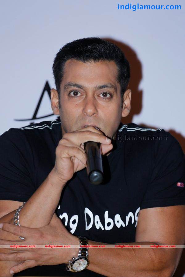 Salman Khan Promotes Dabangg 2 Photos Event hd photo