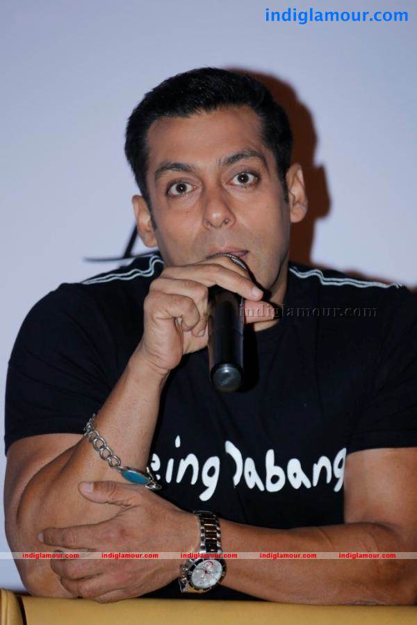 Salman Khan Promotes Dabangg 2 Photos Event hd photo