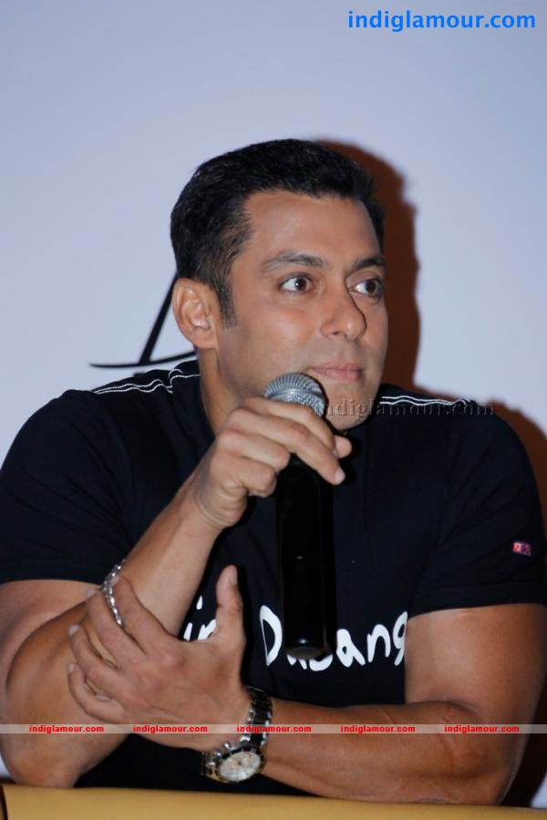 Salman Khan Promotes Dabangg 2 Photos Event hd photo