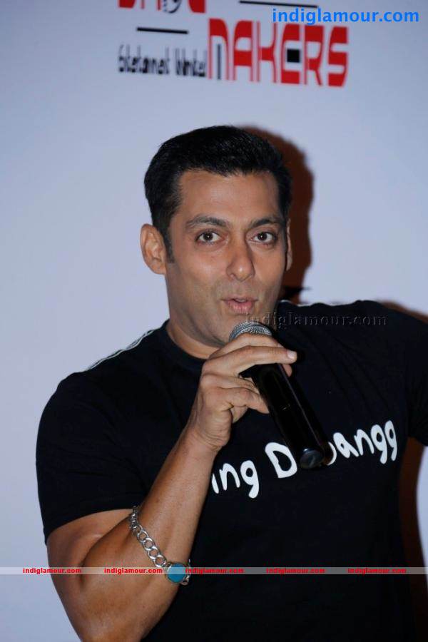 Salman Khan Promotes Dabangg 2 Photos Event hd photo