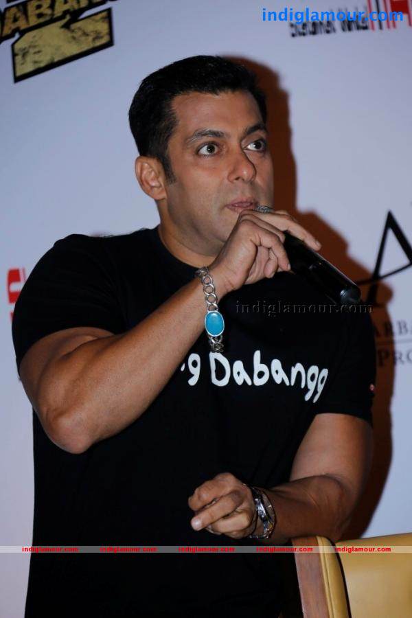 Salman Khan Promotes Dabangg 2 Photos Event hd photo