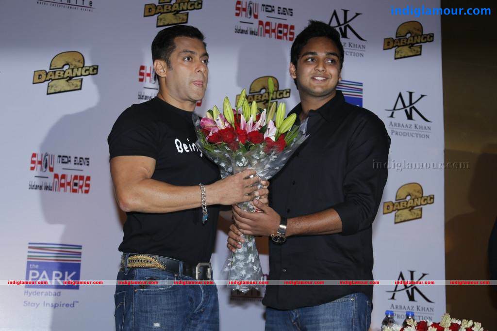 Salman Khan Promotes Dabangg 2 Photos Event hd photo