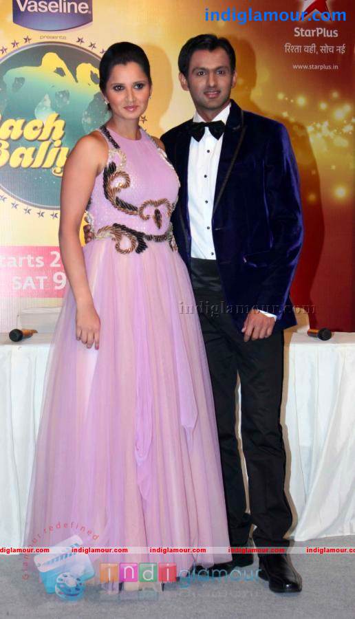 Sania Mirza And Shoib Malik At Nach Baliye 5 Event hd photo