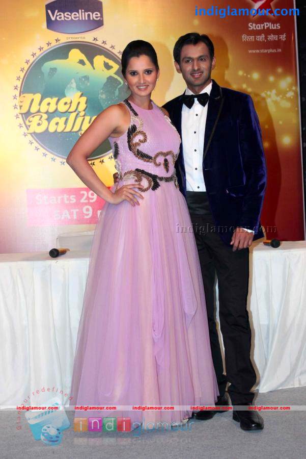 Sania Mirza And Shoib Malik At Nach Baliye 5 Event hd photo