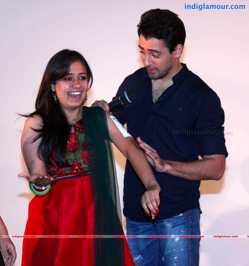 Anushka And Imran Promotes Matru Ki Bijlee Ka Mandola Event hd photo