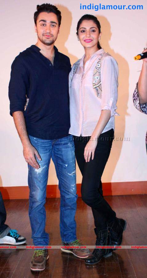 Anushka And Imran Promotes Matru Ki Bijlee Ka Mandola Event hd photo