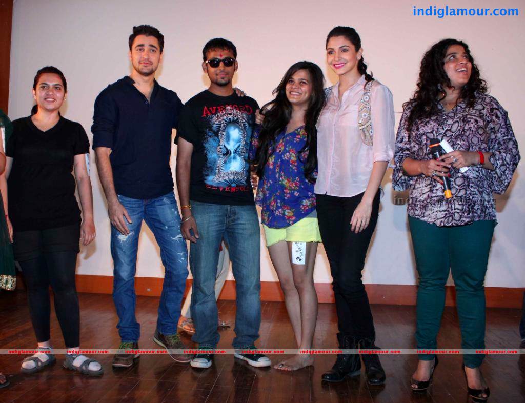 Anushka And Imran Promotes Matru Ki Bijlee Ka Mandola Event hd photo