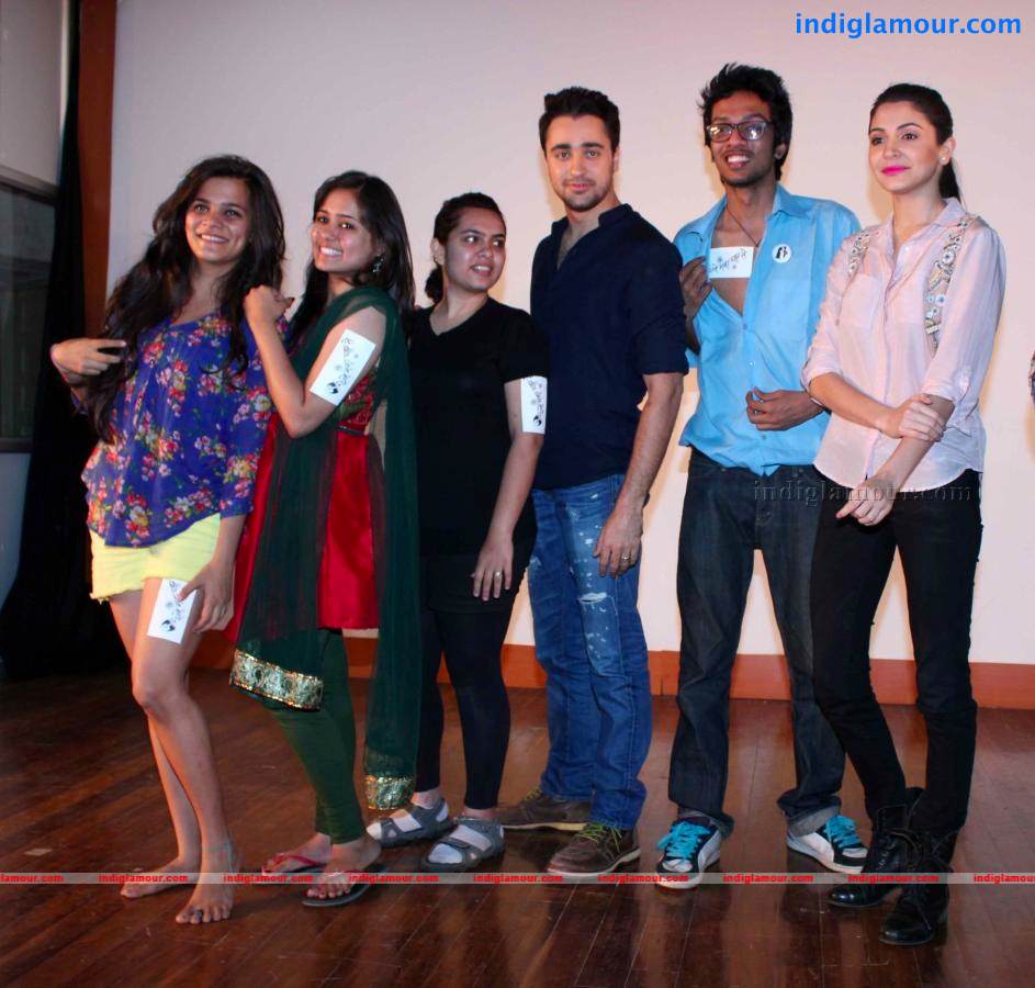 Anushka And Imran Promotes Matru Ki Bijlee Ka Mandola Event hd photo
