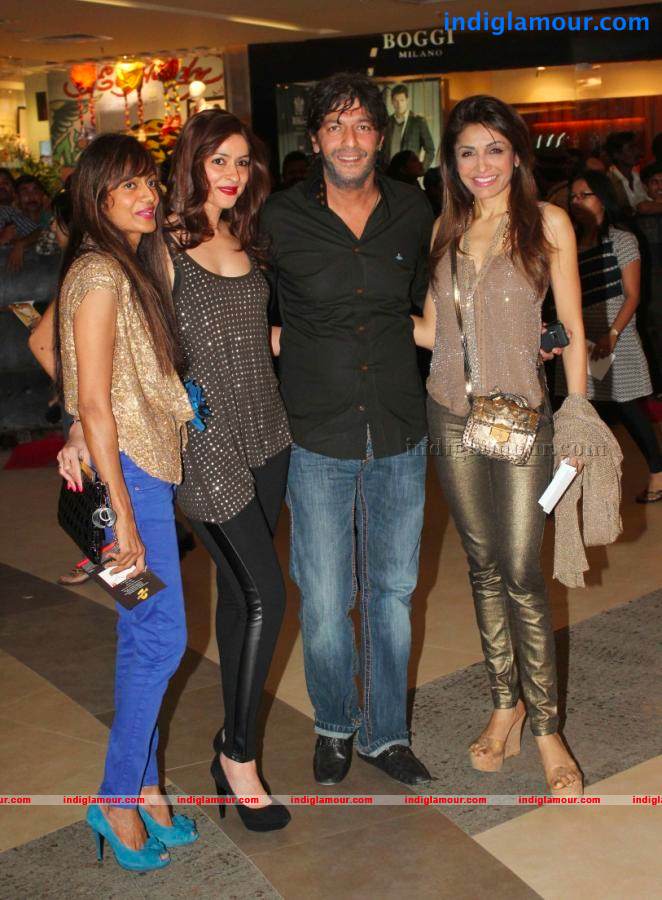 Bollywood Stars At Dabangg 2 Movie Premiere Show Event hd photo