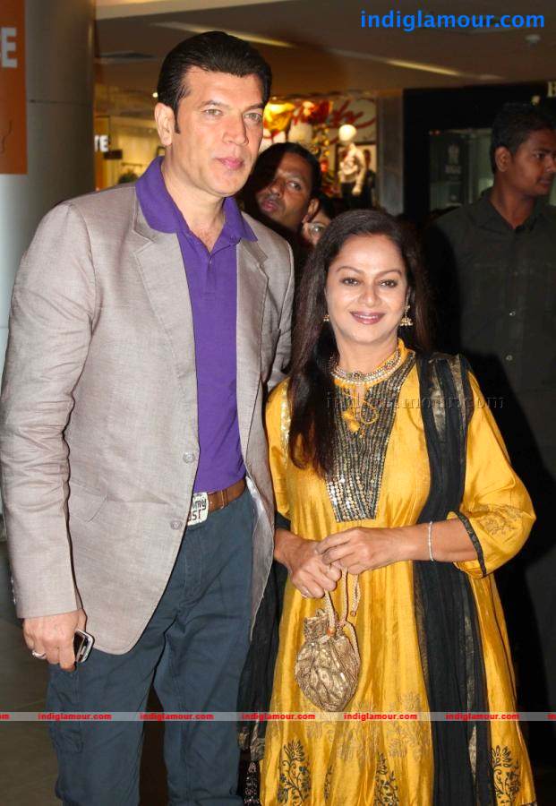 Bollywood Stars At Dabangg 2 Movie Premiere Show Event hd photo