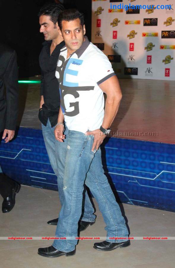 Bollywood Stars At Dabangg 2 Movie Premiere Show Event hd photo