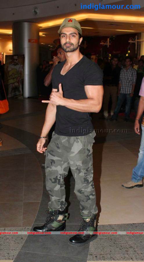 Bollywood Stars At Dabangg 2 Movie Premiere Show Event hd photo