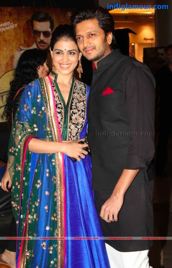 Bollywood Stars At Dabangg 2 Movie Premiere Show Event hd photo