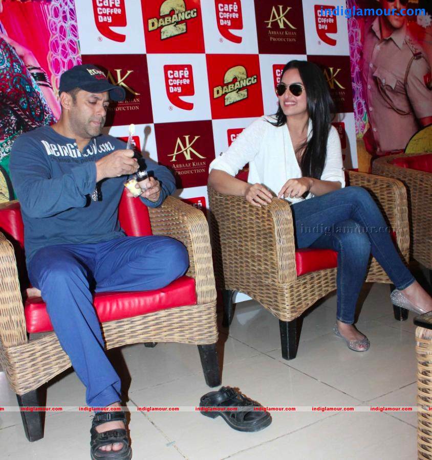 Salman And Sonakshi At Coffee Day Flavours Launch Event hd photo
