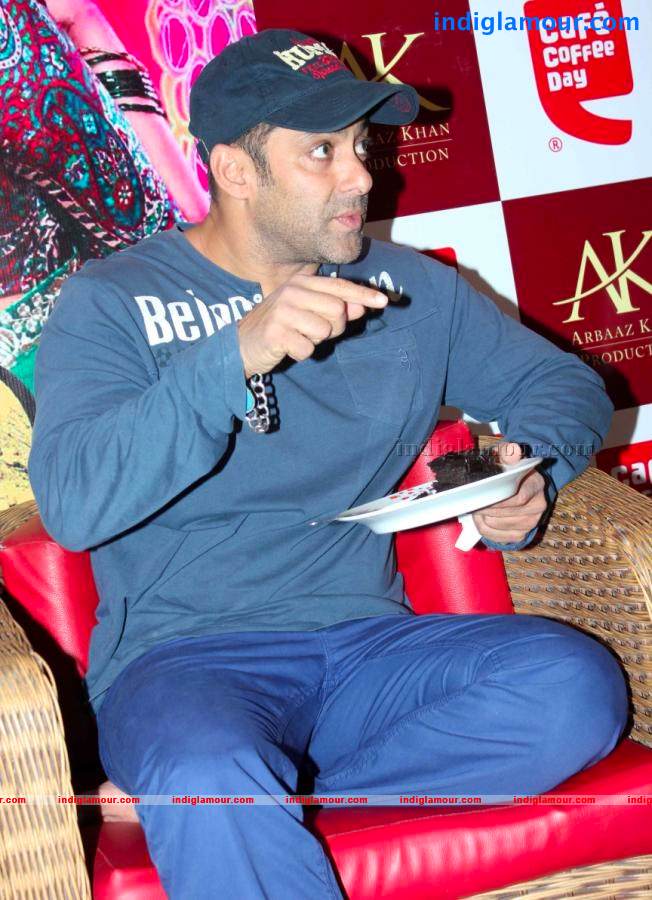 Salman And Sonakshi At Coffee Day Flavours Launch Event hd photo