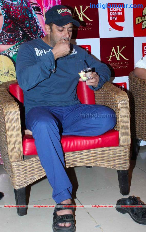 Salman And Sonakshi At Coffee Day Flavours Launch Event hd photo